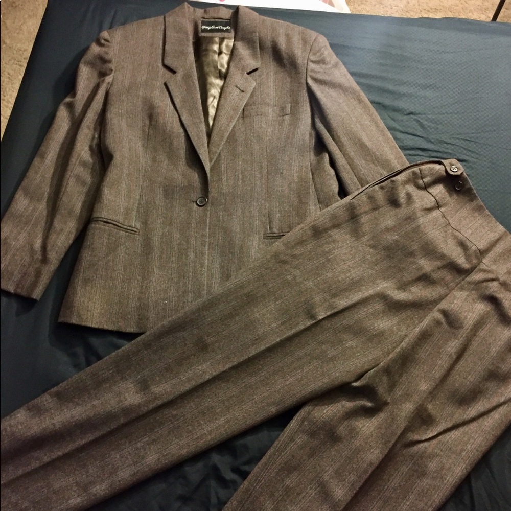 Beautiful women’s wool pant suit